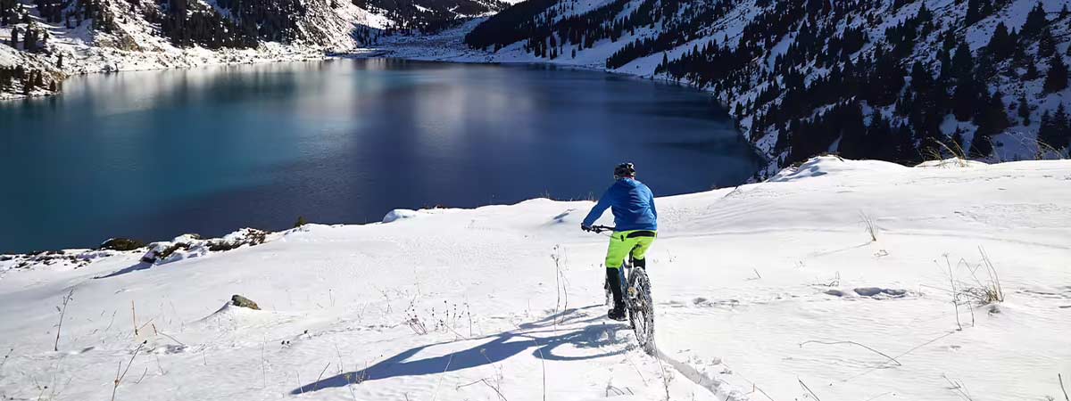 Come vestirsi per andare in bici d'inverno