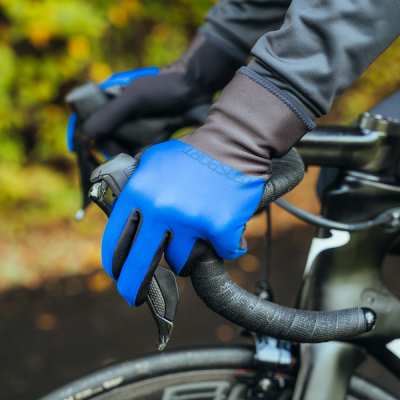 Come scegliere i guanti invernali da ciclismo perfetti
